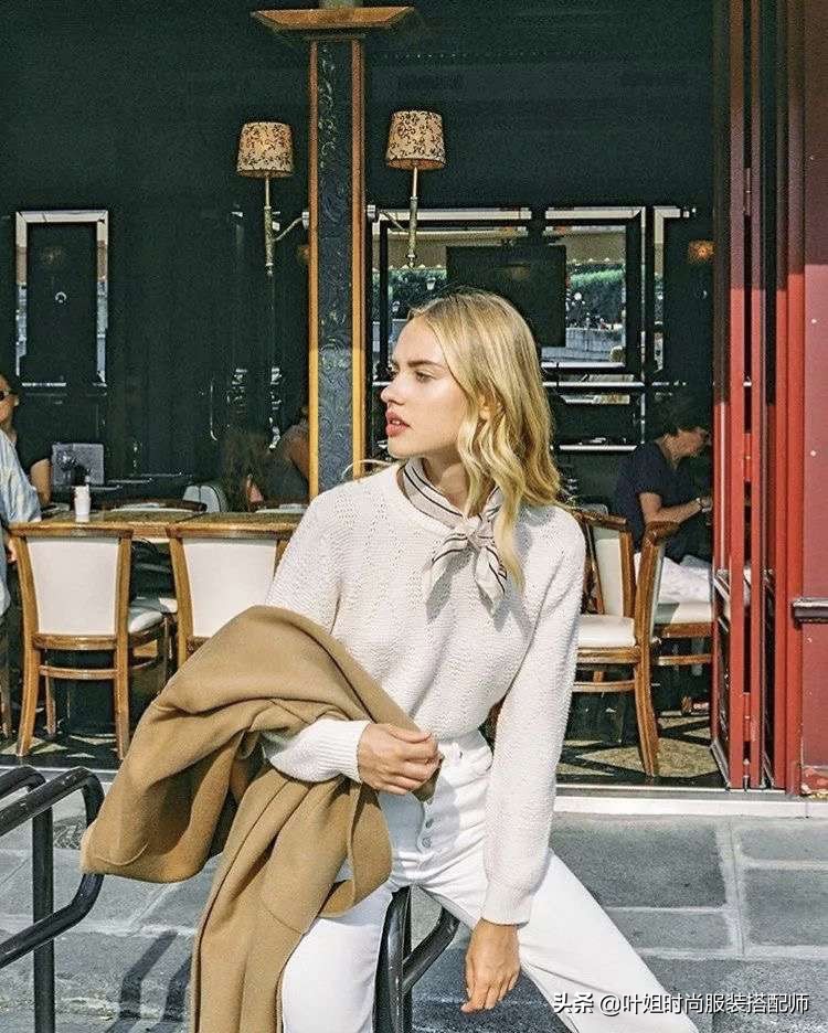 丝巾怎么选颜色高贵优雅百搭,怎样选最好质量的丝巾好看又洋气