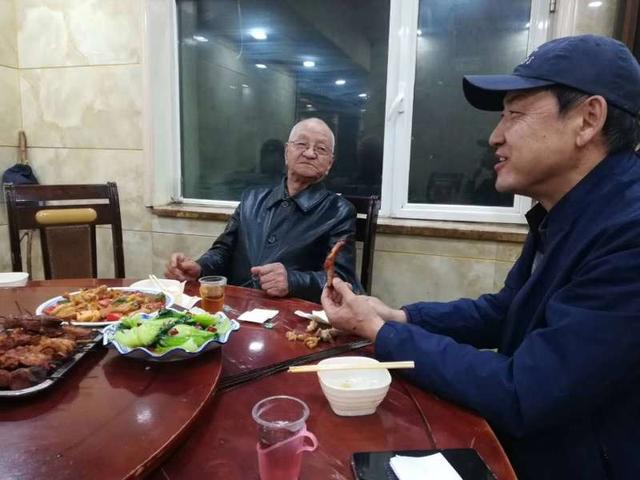 退休夫妻自驾游最新视频,退休夫妻自驾旅行