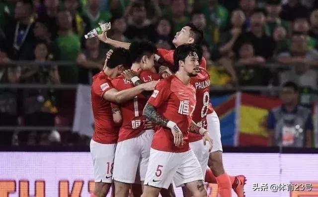 国安输球足协杯现场球迷反应,严鼎皓国安受伤