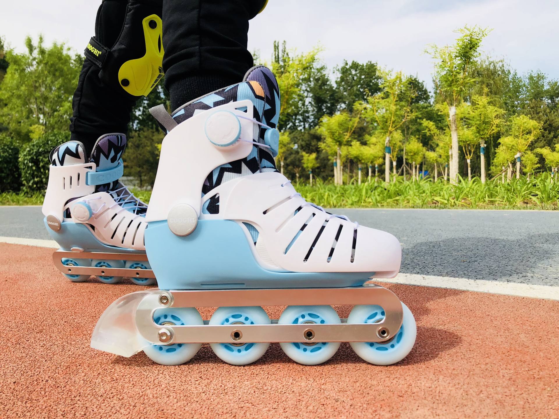 穿上脱不下来的溜冰鞋,穿了就不想脱的轮滑鞋