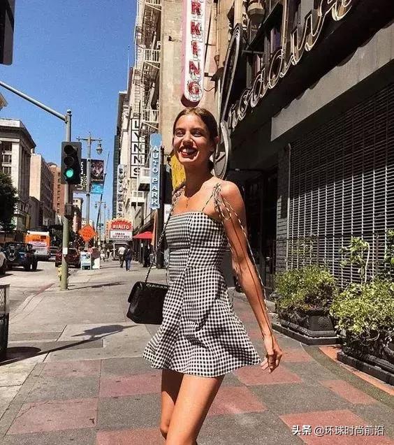 美炸了的吊带裙也挑人，会露才是王者