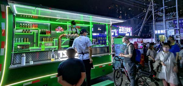 青岛啤酒街边店,青岛卖啤酒地方