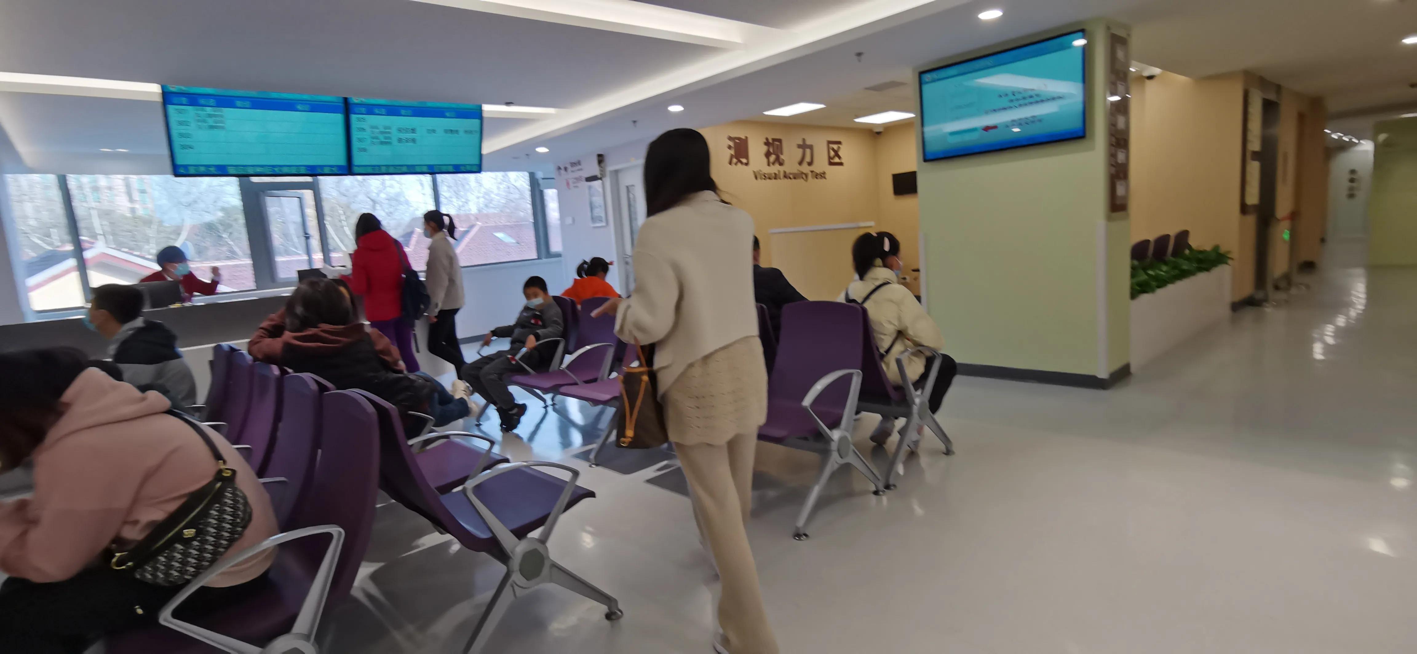 上海眼科配眼镜哪个好,上海五官科医院配近视眼镜多少钱