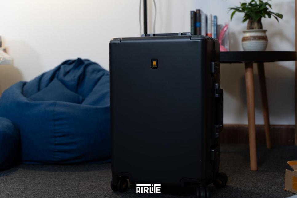 出行必备超轻耐用行李箱,好看实用才推荐出行必备行李箱