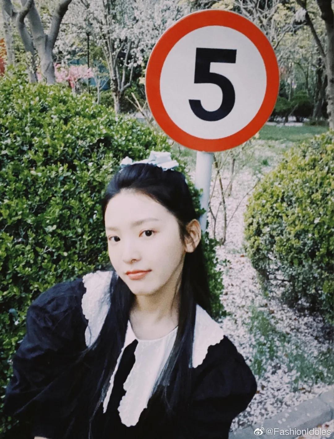 古力娜扎深v蓝色礼服和鞠婧祎,娜扎和鞠婧祎