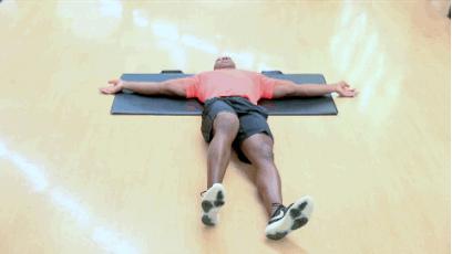 大腿粗，屁股肥，可能是假胯宽！全套矫正方案让你“又窄又瘦”