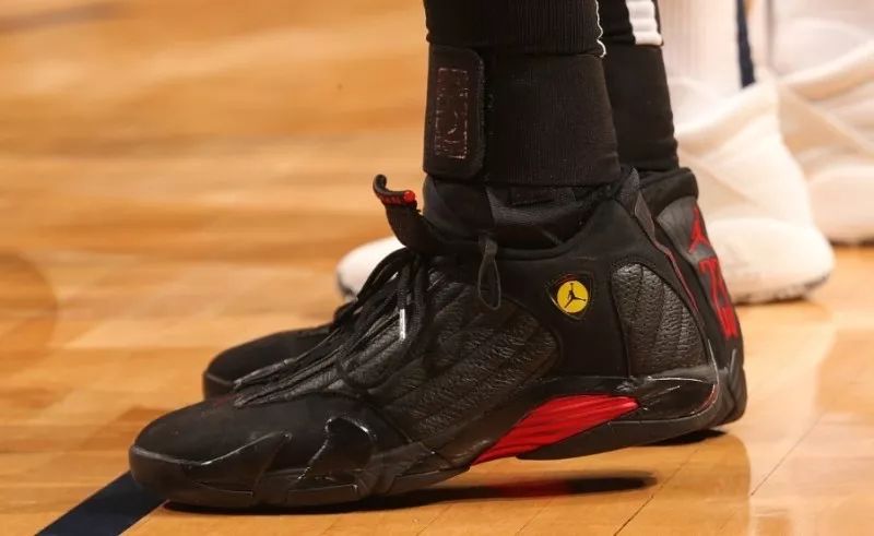 杜兰特最新上脚配色 (杜兰特上脚kd14欧文配色)