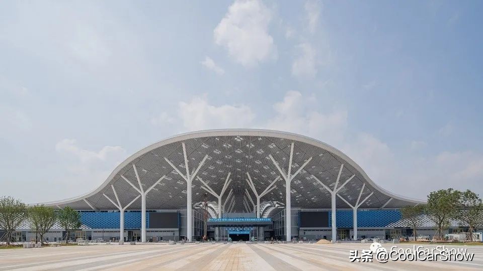 鸟巢体育馆有几个足球场,六个鸟巢