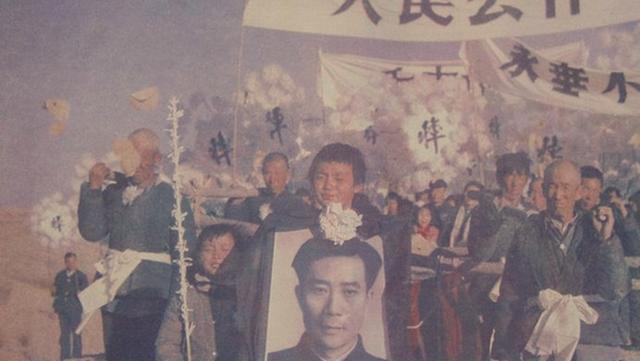 横跨57年，这2部电影3个山东男人，凭什么惹哭了3代中国人？