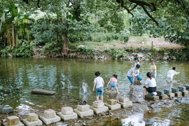 臻选人文度假品牌开山之作，惊艳问世，与月途看尽婺源千面之美
