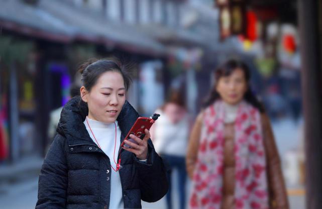 辞职去看世界的老师现状,辞职看世界的女教师现状