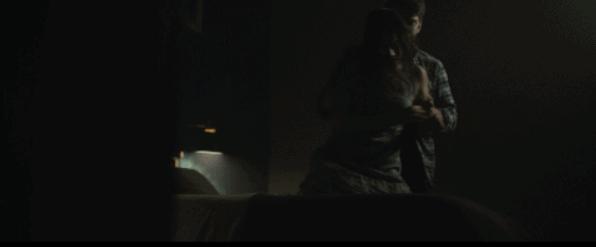 丈夫离奇自杀,竟化作鬼魂留在家中?看一眼镜子,没那么简单……