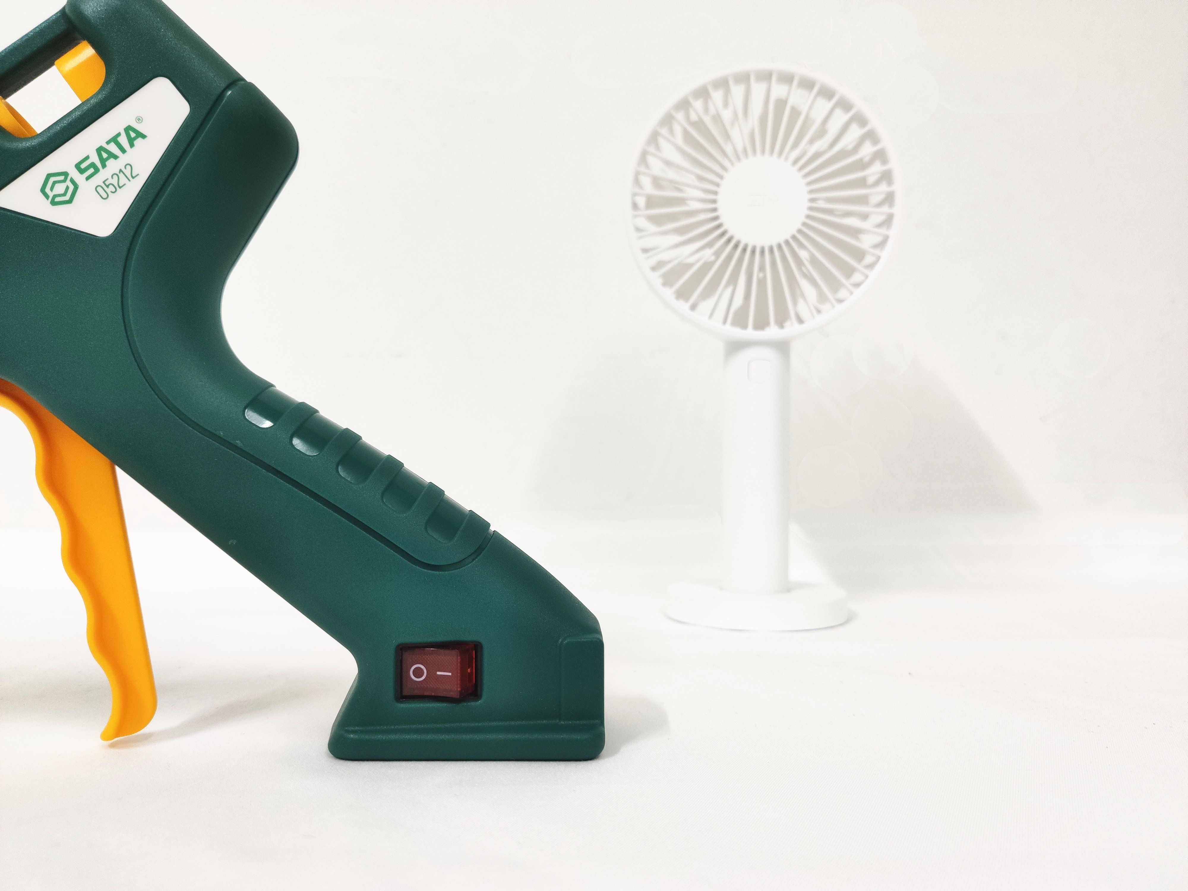 500瓦热熔胶枪出胶有多快,出胶快的美缝胶枪