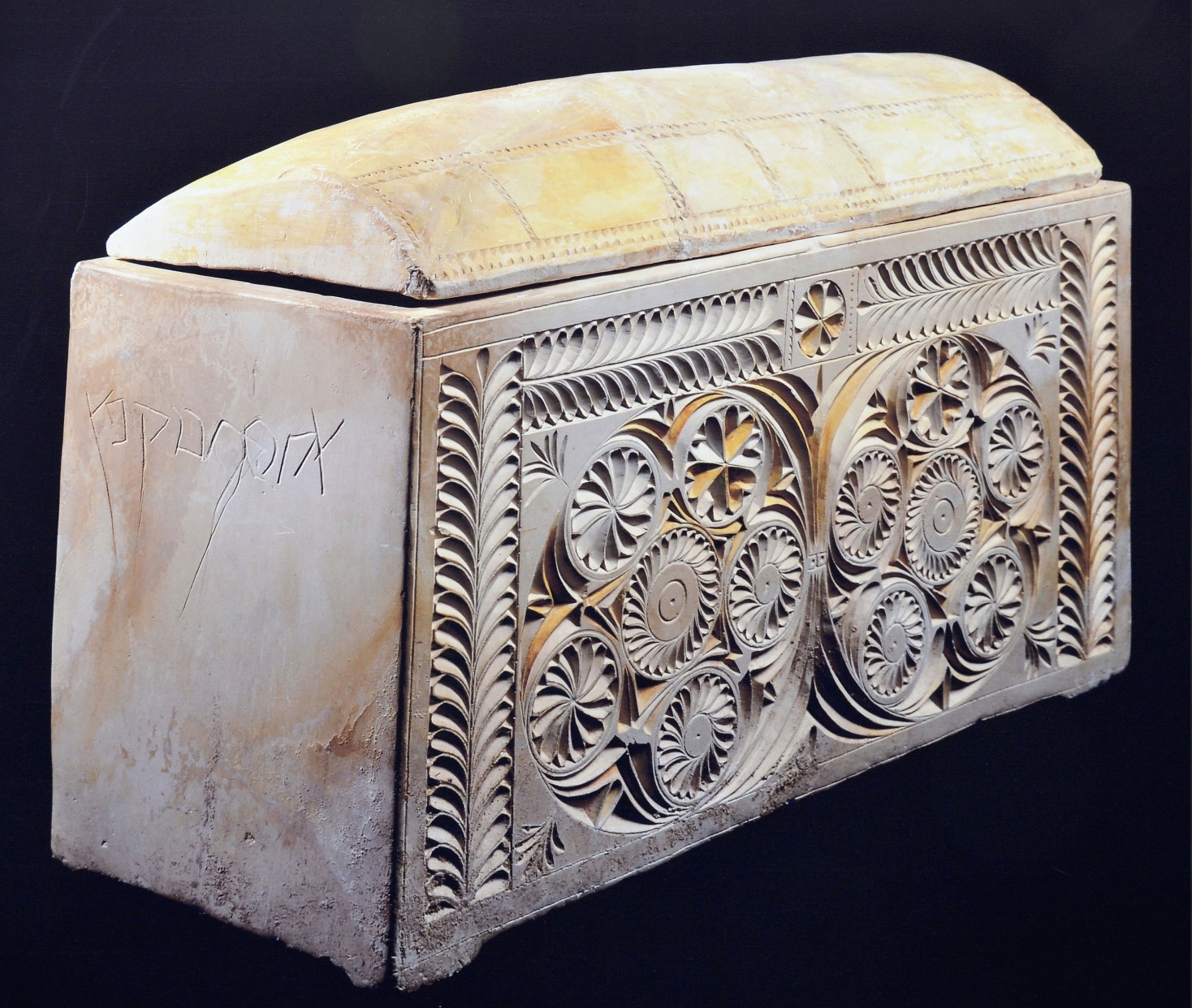 以色列发现一万年前的铁钉,以色列发现化石骨骼