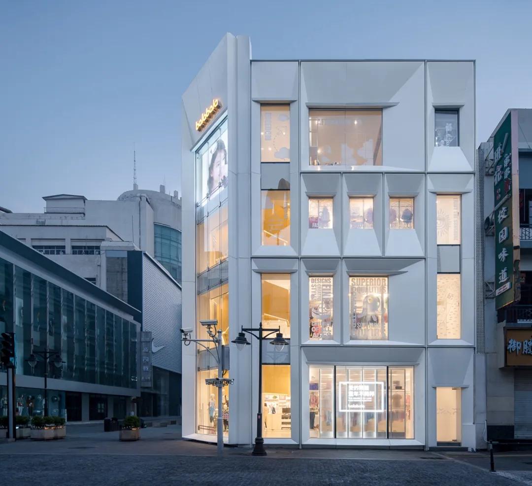 巴拉巴拉童装时装周,上海时装周2021童装巴拉巴拉