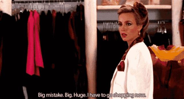 为啥奢侈品店导购看不起人,奢侈品店导购推销