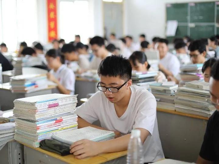 上大专有前途吗美术生,大专有前途的专业