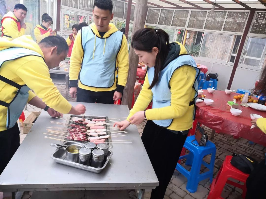 激情成就梦想汗水铸就成功,激情成就梦想团队铸就辉煌前言