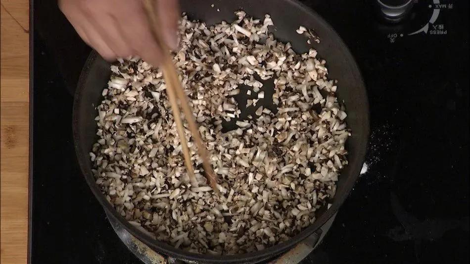 自制蘑菇酱和米饭怎么吃,自制下饭蘑菇肉酱