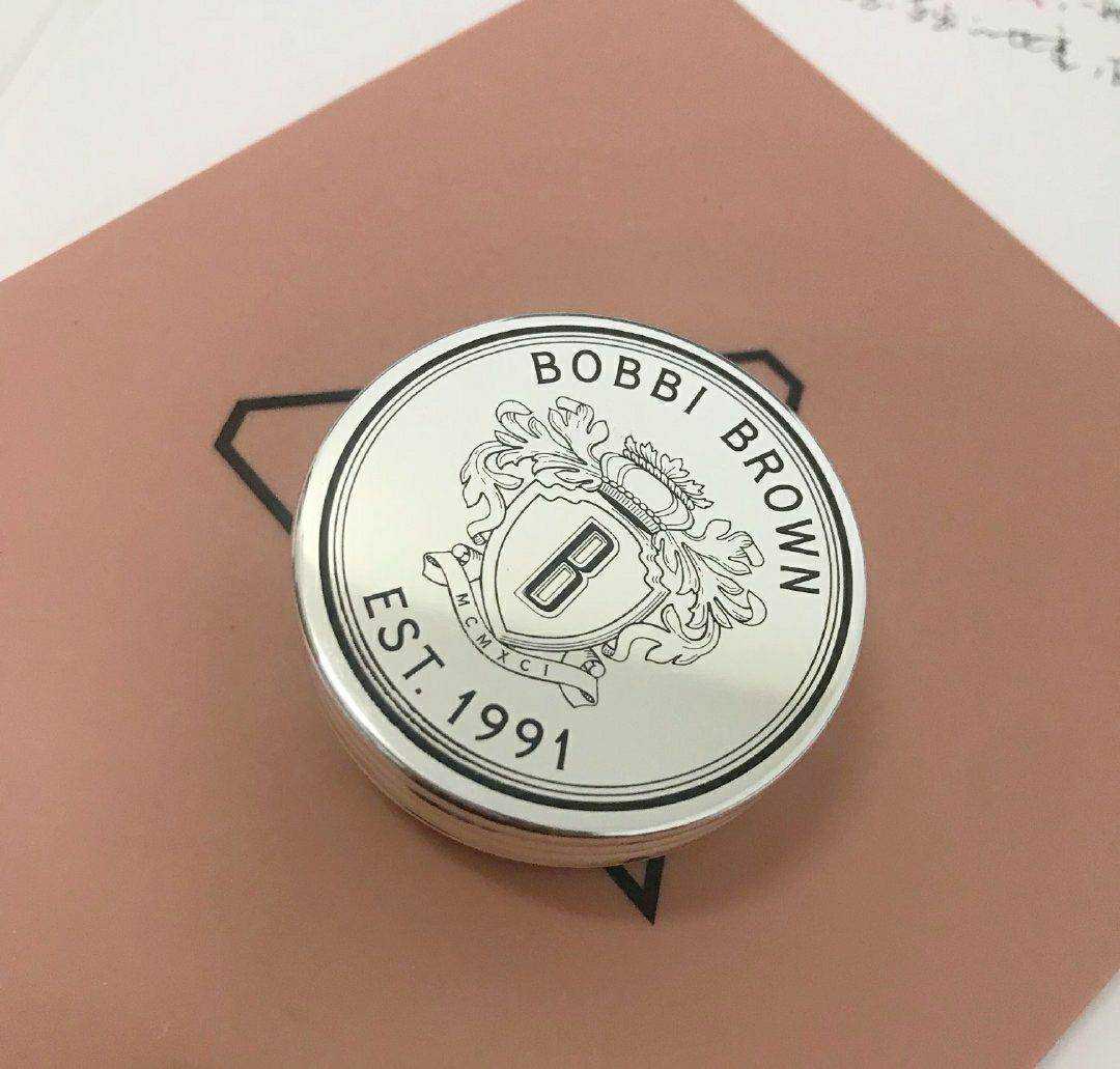 又贵又不好看的口红,口红推荐涂上非常滋润非常光滑