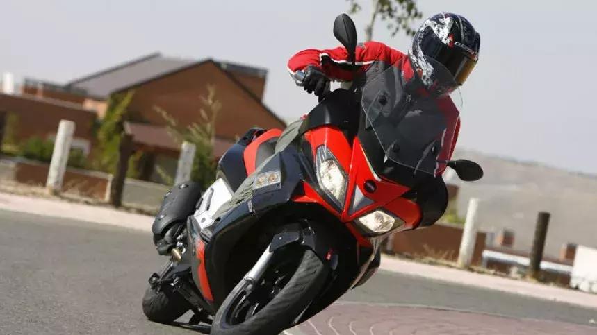 鍜宻rmax300鍚岀骇鐨勮溅,srmax300楠戣鎰熷彈