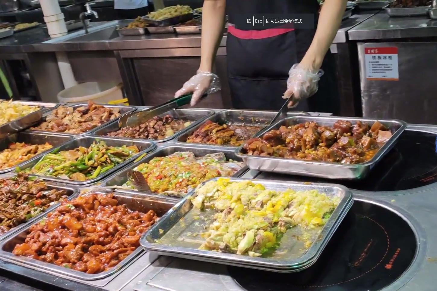 龙华富士康吃饭,富士康8万人同时午餐