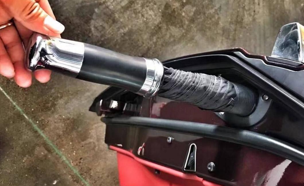 劳斯莱斯雨伞卖到1万块钱一把,劳斯莱斯一把伞就值10万