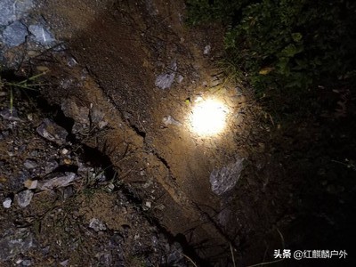 手电筒强光户外超亮头灯测评,锂电头灯户外强光手电