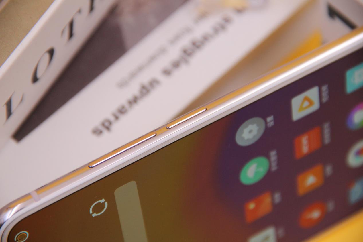 将对称强迫症发扬光大超小挖孔梦想旗舰魅族17评测