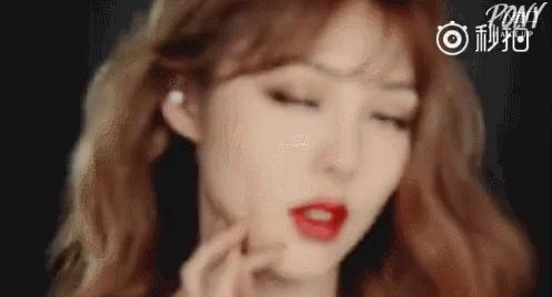 novo液体眼影试色好闪亮仙气十足,四色仙气紫色眼影盘