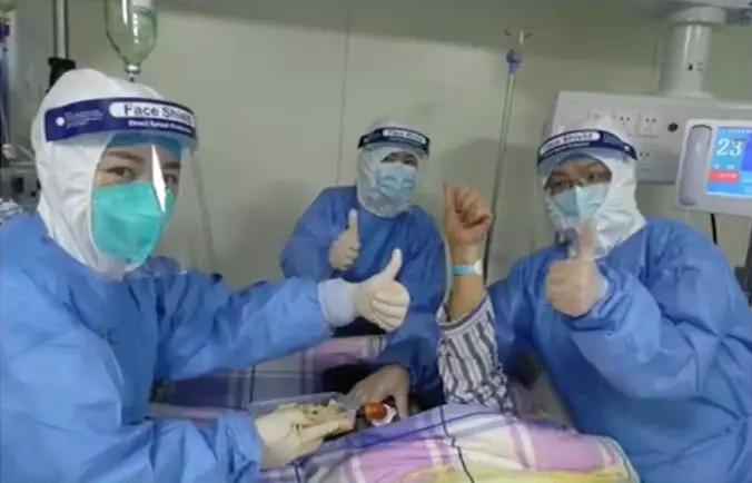 疫情面前,如果你熬不下去了,请看看他们…...