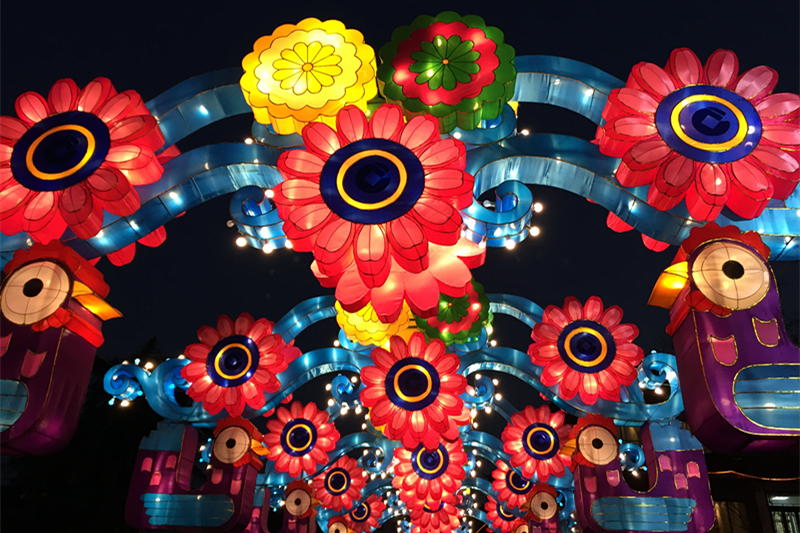 月下说金陵，晨起游南京