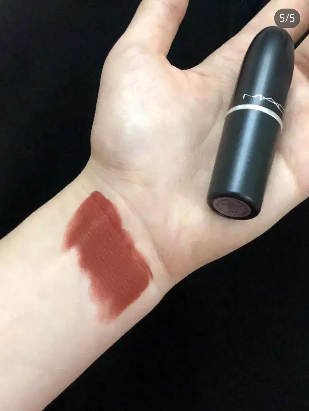 被李佳琦掏空了钱包？别再跟风了他涂辣椒油都好看