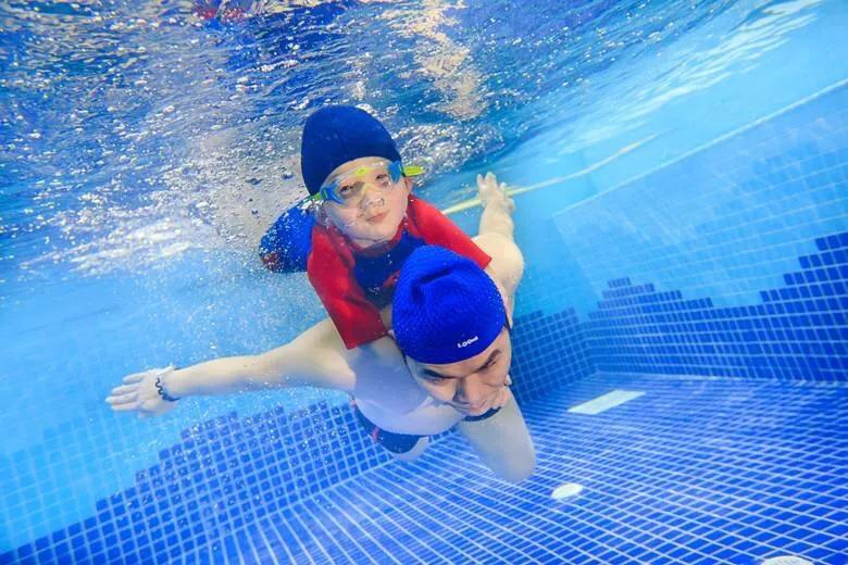 学游泳要不要游泳圈,学校为什么不提倡学游泳