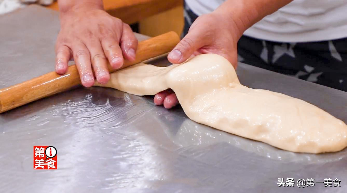 摆摊炸油条的配方和方法,早餐店油条技术教程