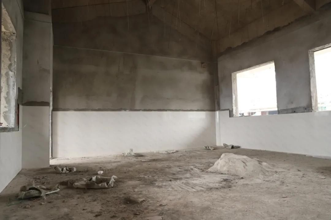 教学楼占地面积6000平方米,20000平方米学校