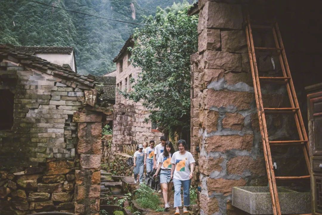 在三线小城市工作好吗,回到三线城市生活