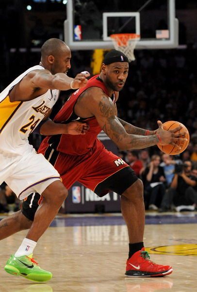 lebron詹姆斯狮子标球鞋,lebronwitness5詹姆斯实战篮球鞋