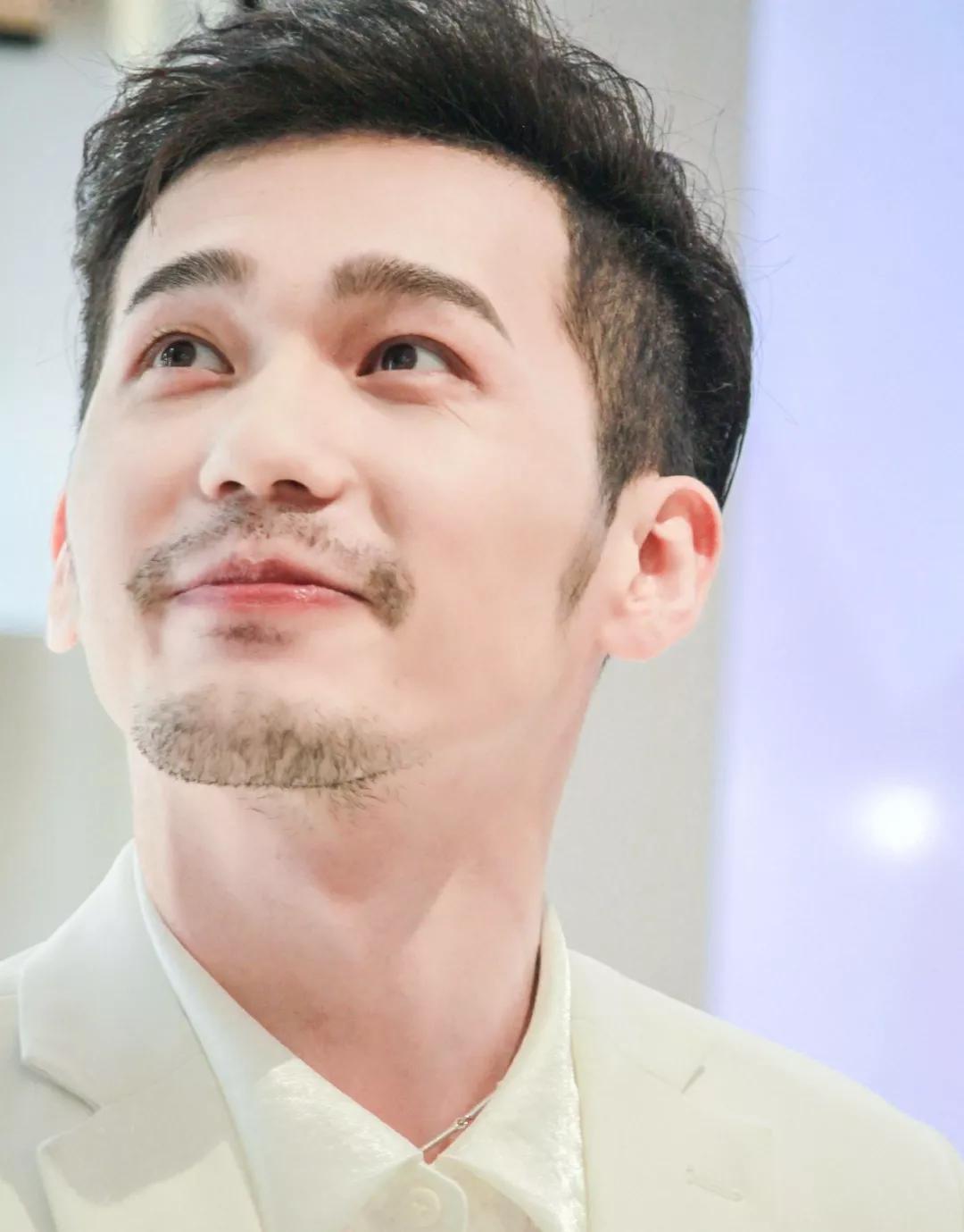 明星代言化妆品到底咋样,明星代言化妆品为什么不抹脸上