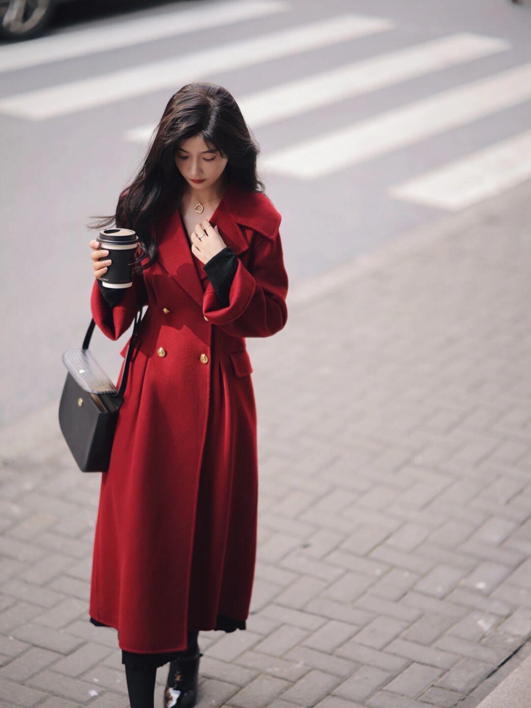 大衣内搭连帽针织衫穿搭,秋冬季节大衣穿搭技巧