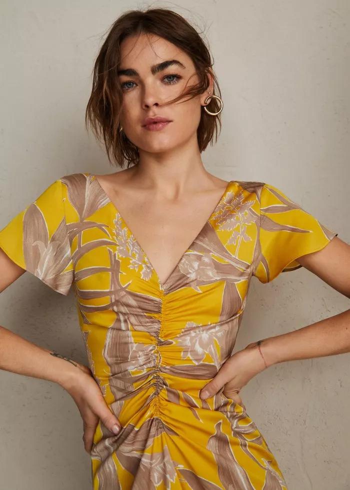 经典青色西装套裙秋冬穿搭,秋冬黑色西装连衣裙穿搭技巧