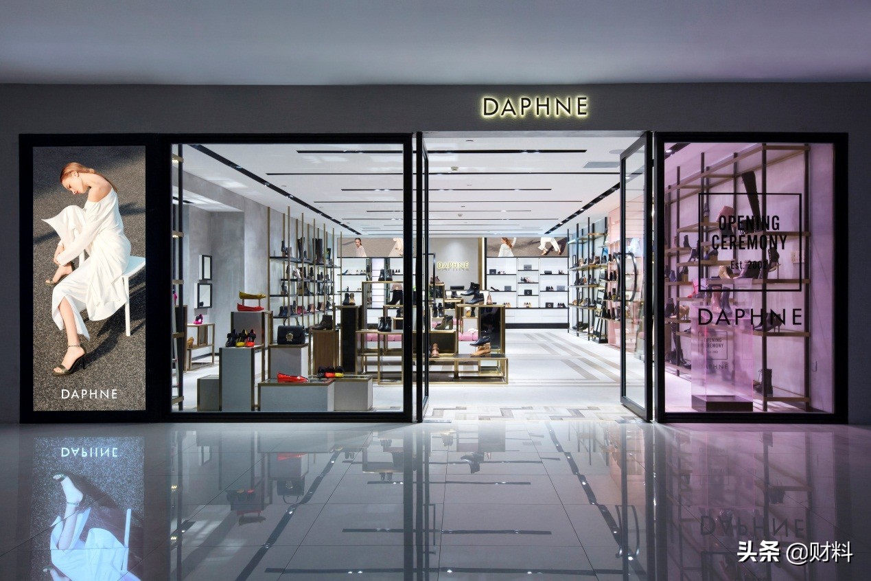 又“一双鞋”陨落！曾家喻户晓，如今市值仅剩1.3%，关店超4000家