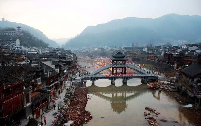 湖南湘西凤凰八面山,凤凰古城属于哪个市哪个县