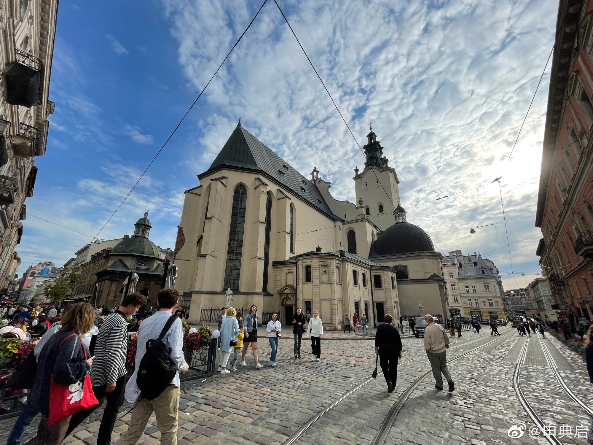 利沃夫最神奇的地方在于历史上多次易主，墓地都有各历史时期风格