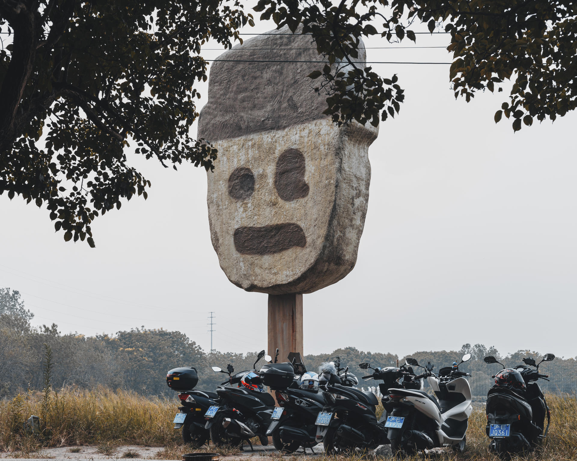 铃木uy125买车送头盔吗,铃木uy125头盔推荐便宜一点的