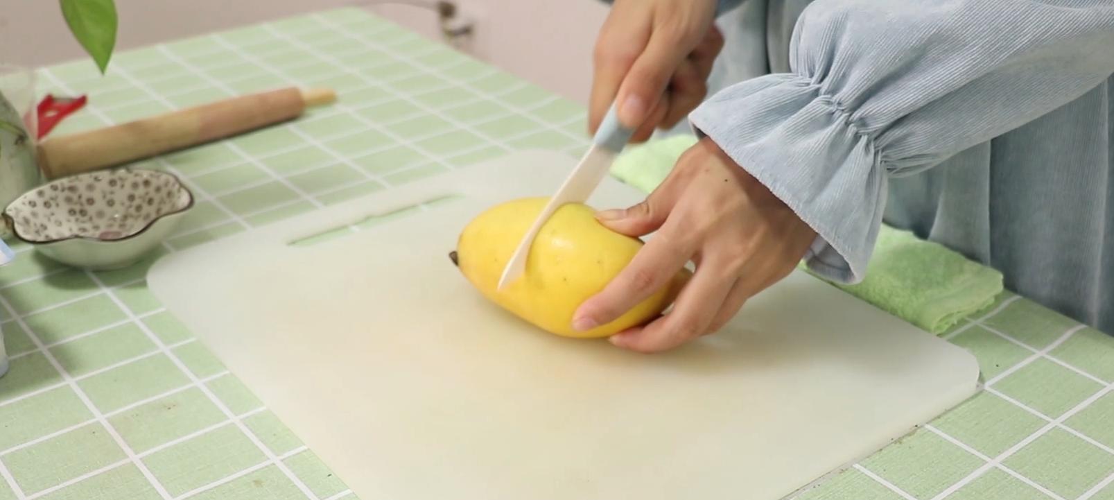 情人节来一杯甜甜蜜蜜的芒果酸奶,酸甜开胃,像极了甜甜的恋爱