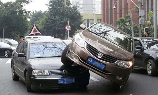 遇到事情不要慌交通安全知识,遇到交通事故正确处理方法