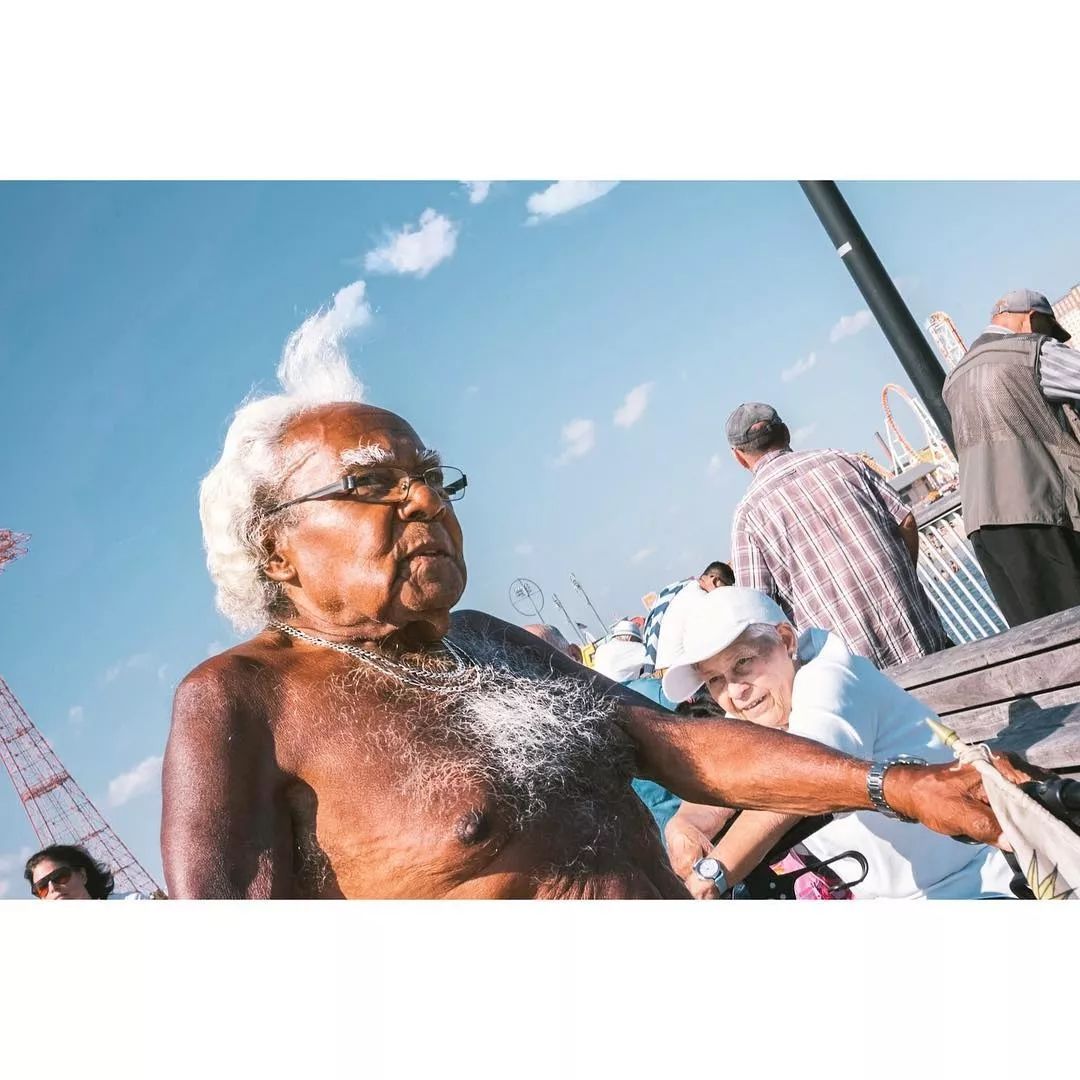 街上看见的老爷爷,街头拍到老大爷