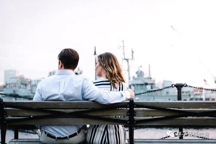 前女友说不爱了为什么放不下,前女友说不爱我怎么回复