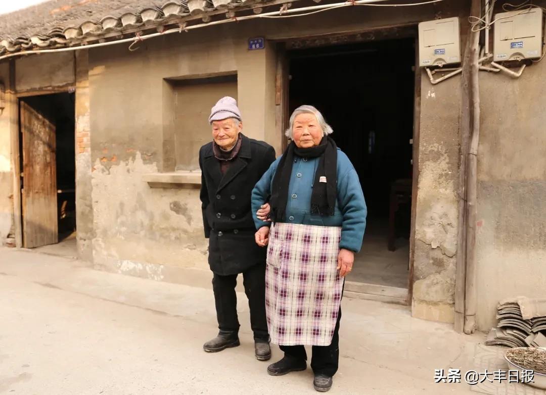 爷爷和奶奶做的布鞋,奶奶做的布鞋